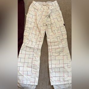 Woman’s snowboarding pants.  Size M.